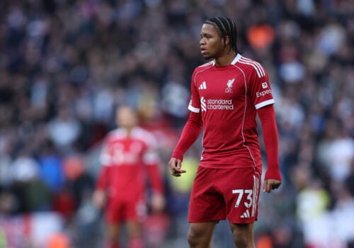 Rio Ngumoha leverede varen.