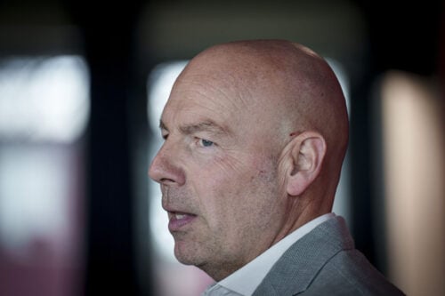 Brian Riemers fremtid hænger i en tynd tråd.