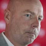 Brian Riemer må undvære Philip Billing.