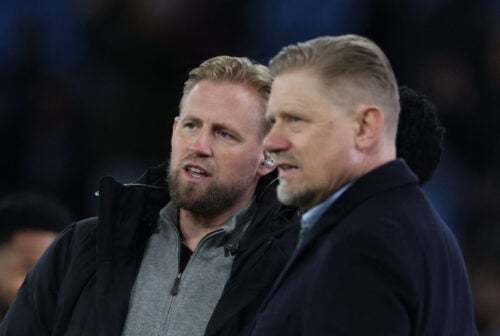 Kasper Schmeichel står over for en alvorlig karrieremæssig udfordring, mens kritikken hagler ind over danskeren.