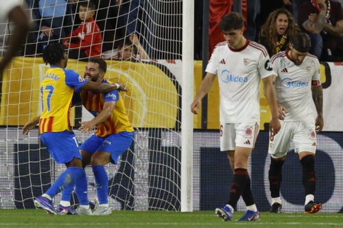 Nu fyrer Sevilla træneren.