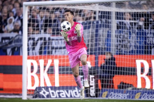 AGF-keeperen Jesper Hansen fylder 41 år i dag. Her er Michael Kjærbøls portræt af den rutinerede spiller, der kan dufte et nyt mesterskab.