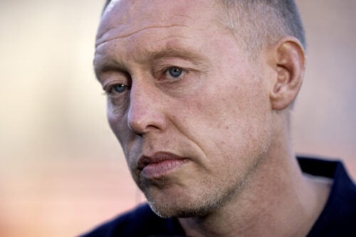 Steve Cooper og Brøndby er på jagt efter en ny spiller.