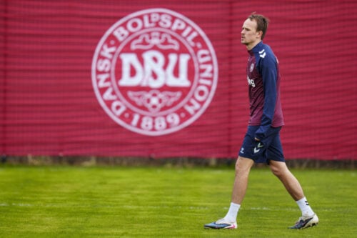 Danmark tørner sammen med Nordmakedonien i aftenens playoff-gyser, hvor en VM-billet er på spil. Sådan kan de starte.