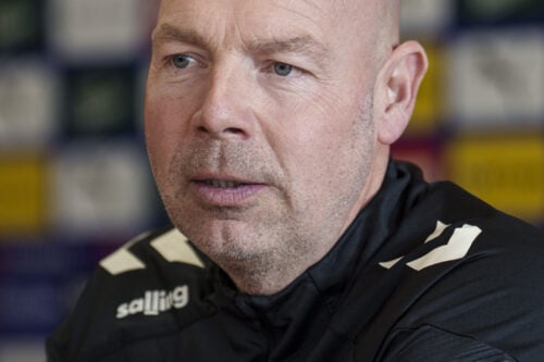 Brian Riemer står til fyring, hvis Danmark glipper VM. I hvert fald, hvis man spørger danskerne.