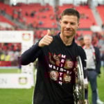 Trods en svingende sæson uden for top fire og rygter om navne som Xabi Alonso, så er cheftræner Arne Slot fortsat at finde i Liverpool.