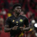 Carlos Baleba er godt på vej til at forlade den engelske sydkyst. Nu skulle profilen forhandle med Manchester United på ny.