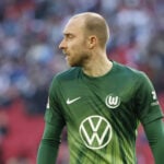 Stuttgart leverede en magtdemonstration og knuste Christian Eriksen og Wolfsburg søndag eftermiddag i Bundesligaen.