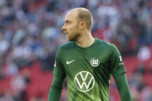 Stuttgart leverede en magtdemonstration og knuste Christian Eriksen og Wolfsburg søndag eftermiddag i Bundesligaen.