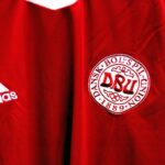 DBU lægger sig fladt ned.