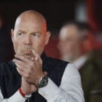 Danmark kommer ikke med til VM, hvorfor pilen i den grad peger på den danske landstræner Brian Riemer. Her er tre mulige afløsere.