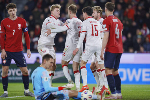 Efter det danske landsholds tunge VM-exit mod Tjekkiet i Prag truer et markant generationsskifte, hvor tre stjerner synger på sidste vers.