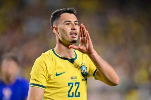 Arsenal stormer mod både mesterskab og europæisk succes, men midt i guldjagten truer en opsigtsvækkende transfer af Gabriel Martinelli.