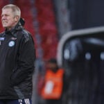 Krisen kradser i Brøndby, hvor fremtiden for cheftræner Steve Cooper hænger i en tynd tråd. Nu spøger Kent Nielsen på Vestegnen.