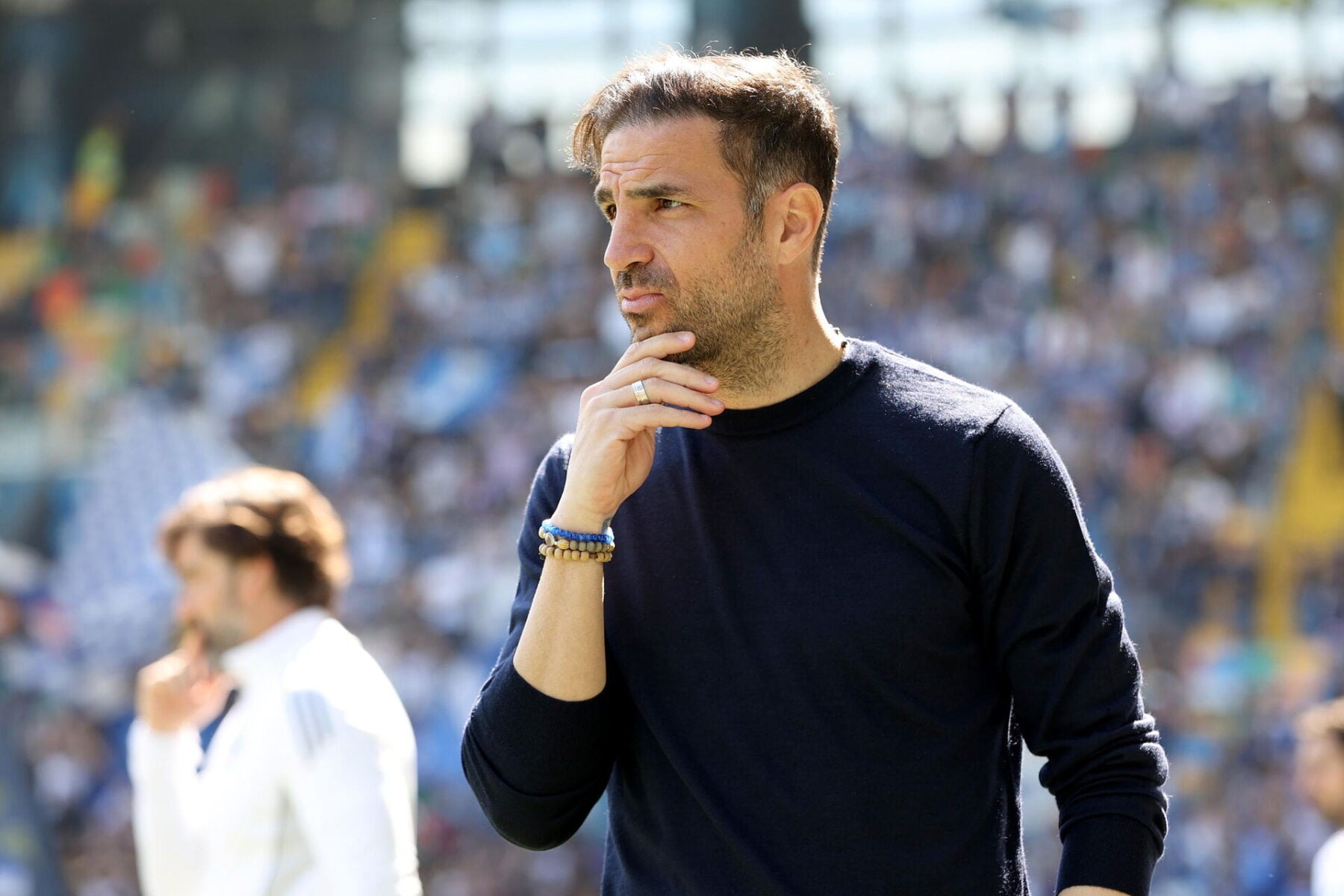 Cesc Fabregas er den ideelle afløser for Mikel Arteta, mener Arsenal-ledelsen.