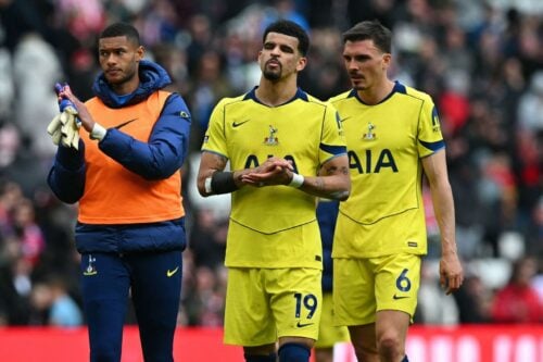 Dominic Solanke får hård kritik for sin Tottenham-præstation.
