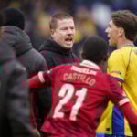 Tumulten fortsatte efter kampen på Brøndby Stadion.