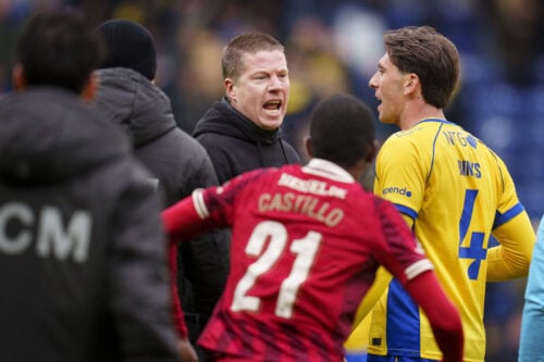 Tumulten fortsatte efter kampen på Brøndby Stadion.