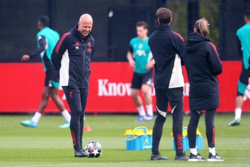 Liverpool kom tilbage på sporet med sejren over Fulham i Premier League, men cheftræner Arne Slot er fortsat i problemer.