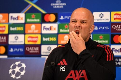 Liverpool møder PSG i Champions League-kvartfinalen tirsdag, hvor der er revanche til gode. Her vil hele ni stjerner misse kampen.