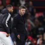 Old Trafford blev vidne til en historisk aften, da Leeds United sikrede sig en sjælden sejr over Manchester United, hvor Martinez blev udvist.