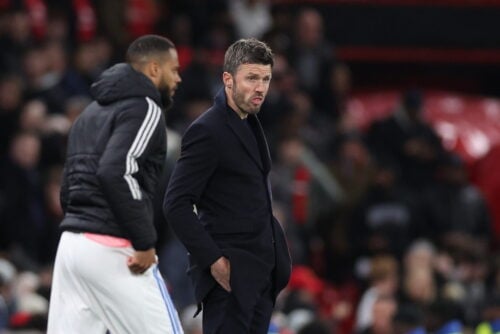 Old Trafford blev vidne til en historisk aften, da Leeds United sikrede sig en sjælden sejr over Manchester United, hvor Martinez blev udvist.