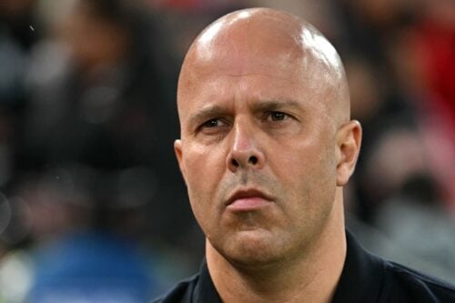 Arne Slot får lov til at blive.