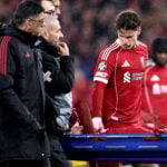 Den franske angriber Hugo Ekitiké risikerer en lang pause efter en voldsom skade i Champions League-opgøret mellem Liverpool og PSG.