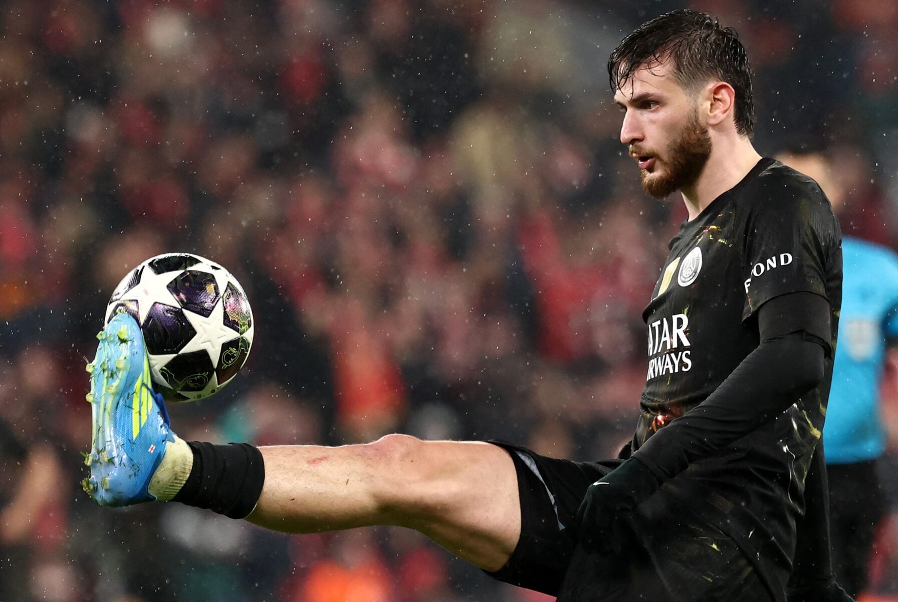 Arsenal får næppe fingrene i Khvicha Kvaratskhelia denne sommer, da PSG-stjernen forventes at blive i Paris.