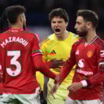 Manchester United tog et gigantisk skridt mod Champions League-deltagelse, da de på Stamford Bridge nedkæmpede et modløst Chelsea-mandskab.