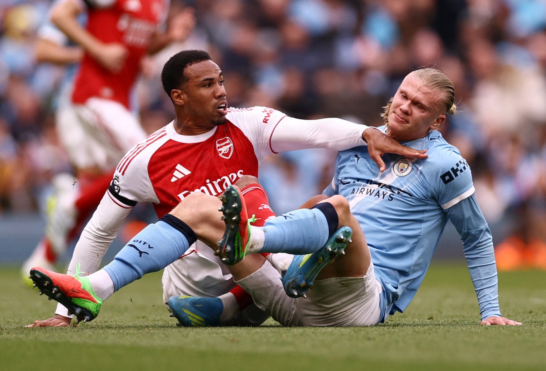 Premier League-titlen kan blive afgjort i vildt scenarie.