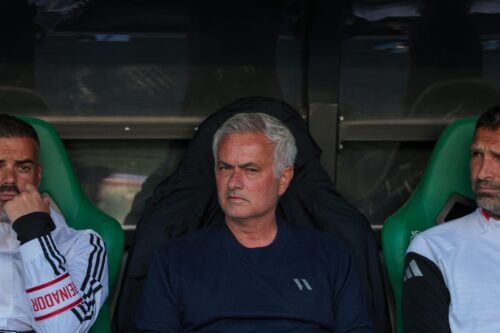 José Mourinho er klar til at tage endnu en tørn i Real Madrid, hvor portugiseren med det sorte trænerbælte spøger på ny.