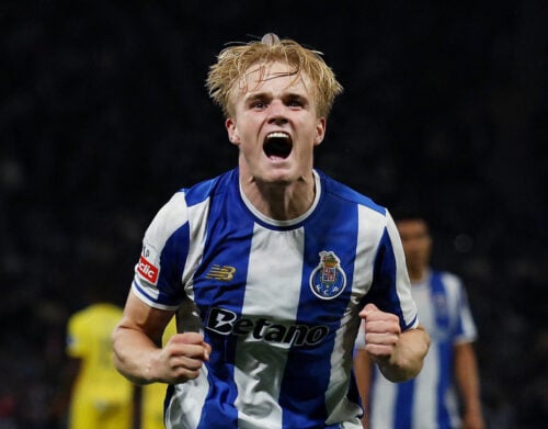 Victor Froholdt og FC Porto fik søndag aften styrket grebet om toppen af Primeira Liga med en sejr hjemme på Estádio do Dragão mod Tondela.