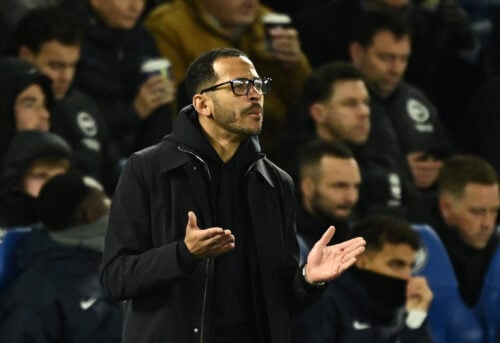 Cheftræner Liam Rosenior er nu fortid i Chelsea. Sådan lyder meldingen fra både David Ornstein fra The Athletic og Fabrizio Romano.