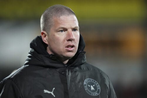 FCM-træner Mike Tullberg reagerer nu efter det fofærdelige knivstikkeri, som har sendt chokbølger igennem dansk fodbold.