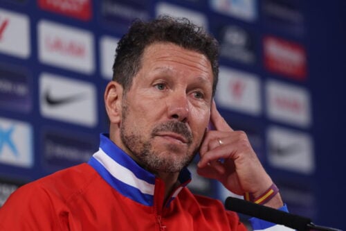 Diego Simeone forbereder sig til aftenens Champions League-brag mod Arsenal.