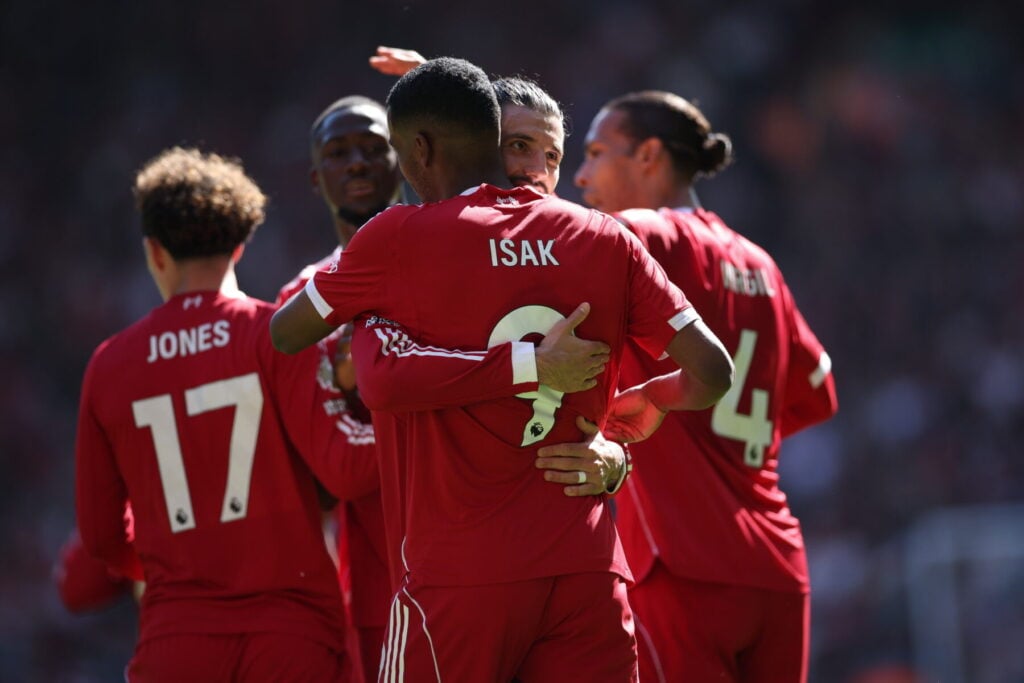 Premier League går ind i sin absolutte slutfase, hvor Liverpool skal kæmpe med næb og kløer efter en Champions League-givende placering.