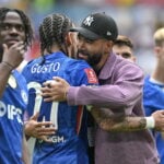 Chelsea er klar til finalen i FA Cuppen mod Manchester City, mens et stort trænernavn nu har sagt 'ja' til at blive den næste cheftræner.