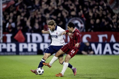 Der var lagt op til en intens guldkamp, da AGF tog imod FC Midtjylland i Aarhus, men en ny racismesag stjæler nu alt fokus.