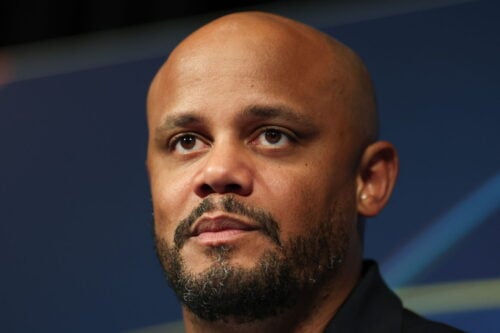 Vincent Kompany er ikke med til den første Champions League-semifinale mellem PSG og Bayern München.