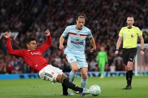 Brentford stillede fra start med både Mathias Jensen og Mikkel Damsgaard, da de tabte til Manchester United i Premier League mandag.