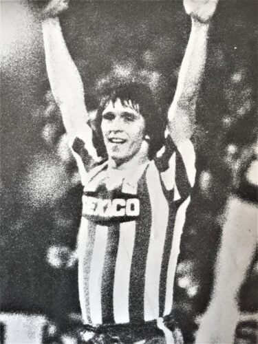 Allan Hansen fylder 70 år i dag. Her kan du læse fodboldhistoriker Michael Kjærbøls portræt af den tidligere OB-spiller.