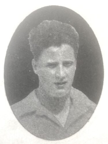 I 1930’erne havde B.93 hele fem brødre med på deres enormt stærke og succesrige førstehold. Læs portrættet om Henry Nielsen her.