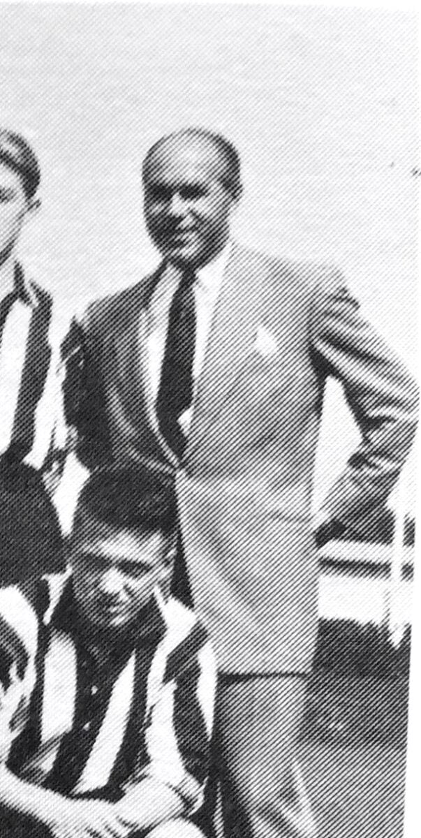 Her ses han, den kære Lajos Szendrödi.