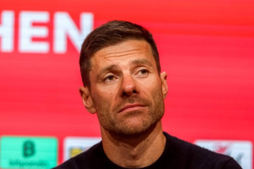 Xabi Alonso får ikke jobbet til sommer.