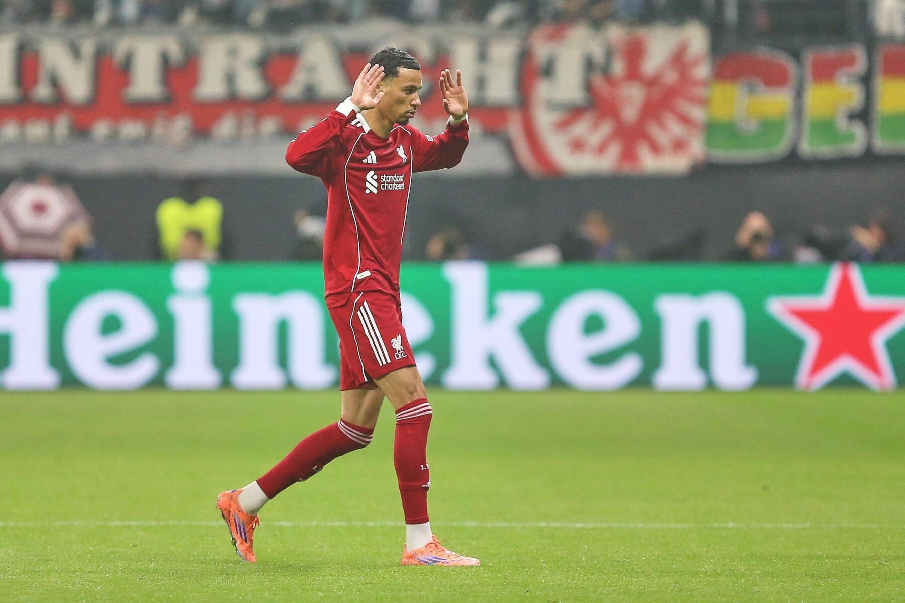 Hugo Ekitiké kommer ikke i aktion for Liverpool i lang tid, hvorfor klubben nu må finde en akut løsning på transfermarkedet.