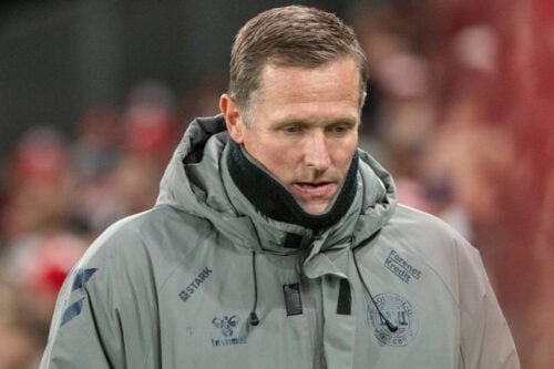 Der bør trækkes en streg i sandet hos Peter Møller, lyder det.