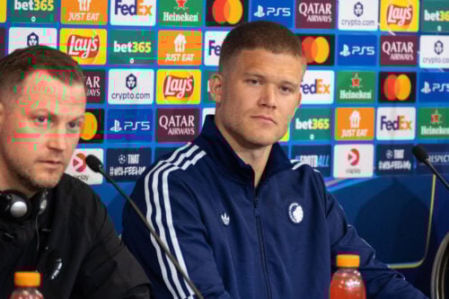 Andreas Cornelius bryder nu tavsheden i kølvandet på fyringen af nu forhenværende cheftræner i form af Jacob Neestrup.