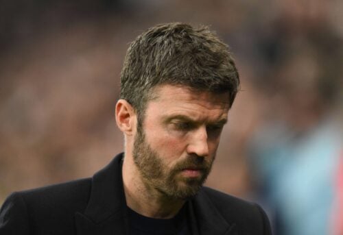 Michael Carrick er stadig favorit til jobbet.