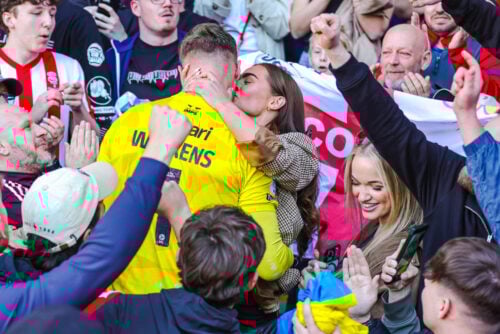 Lincoln City har sikret sig oprykning efter 65 år.